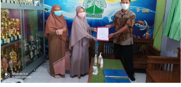 Departemen Fisika Universitas Diponegoro adakan PKM Bersama Yayasan Robbani dari Kendal.