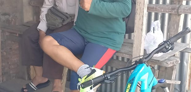 Indahnya Berbagi, Sampai Tulung Klaten di Sambut Haji Kasdiman. Pendiri EWRC Indonesia : Maturnuwun Haji Kasdiman, Universitas Boyolali ke SPBU Pandanaran Lancar.